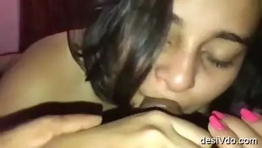 Indian Desi Babe Sucking Vdo