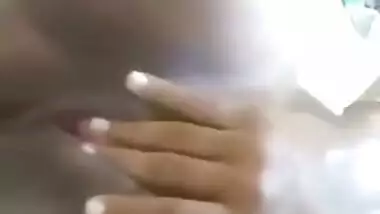 Horny Bhabhi Masturbating Pussy On Selfie Cam