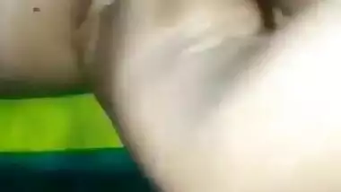 Hardcore pussy masturbation with a big torch