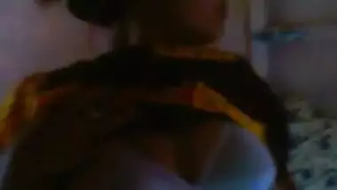 Lucknow bhabhi ghalaza boob show