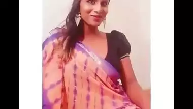 South tamil Girls Cute Cleavage Musically Ever!