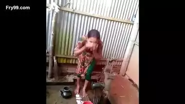Desi Village Girl Outdoor Shower